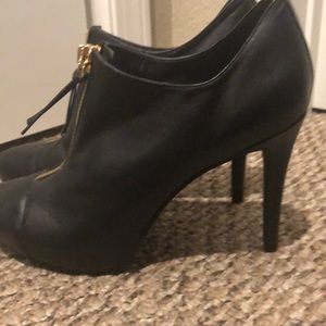 Bar III zip up booties